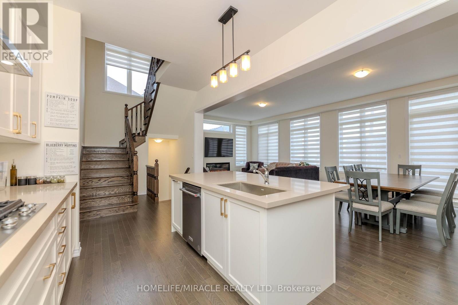 89 Halldorson Avenue, Aurora, Ontario  L4G 7Z4 - Photo 11 - N13767076