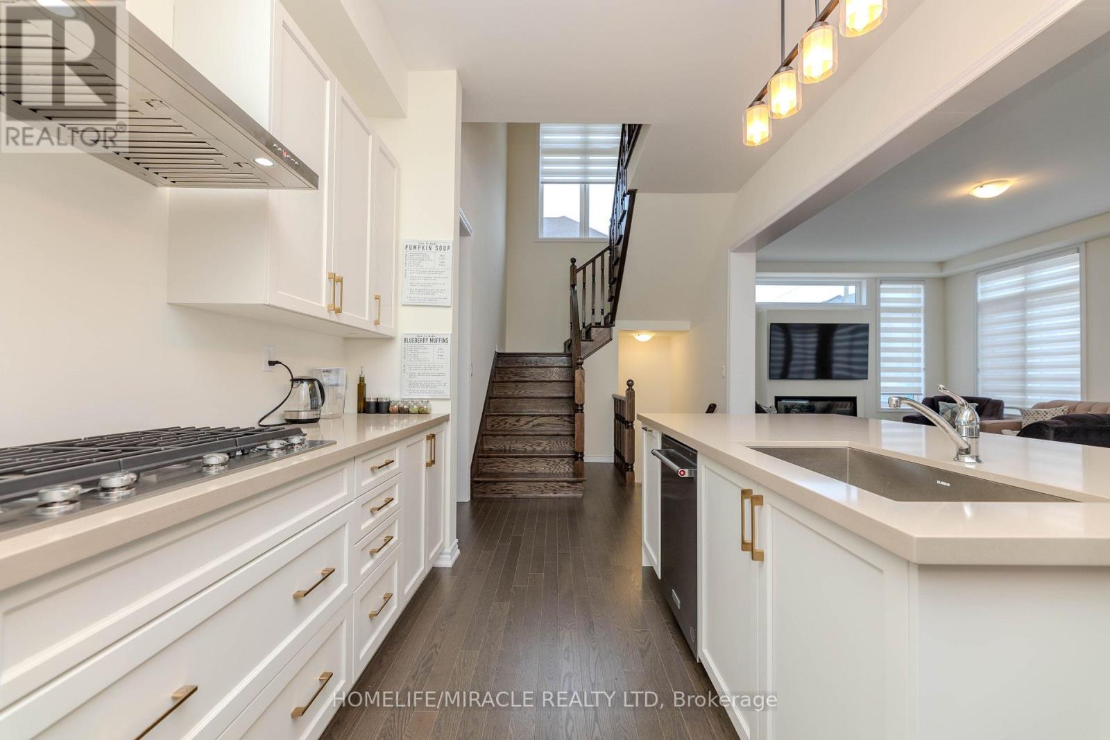 89 Halldorson Avenue, Aurora, Ontario  L4G 7Z4 - Photo 14 - N13767076