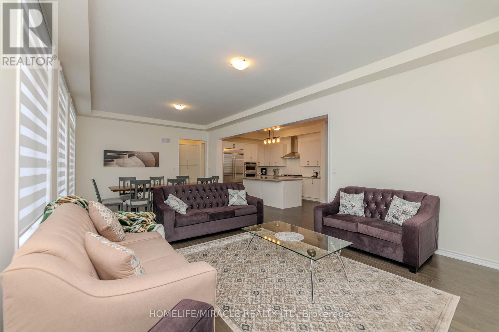 89 Halldorson Avenue, Aurora, Ontario  L4G 7Z4 - Photo 5 - N13767076
