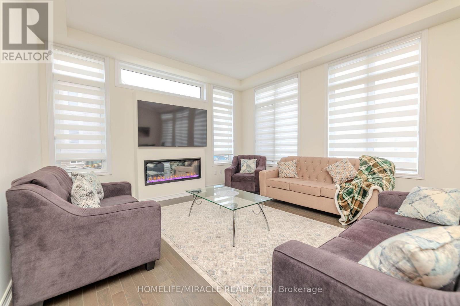 89 Halldorson Avenue, Aurora, Ontario  L4G 7Z4 - Photo 5 - N13767170
