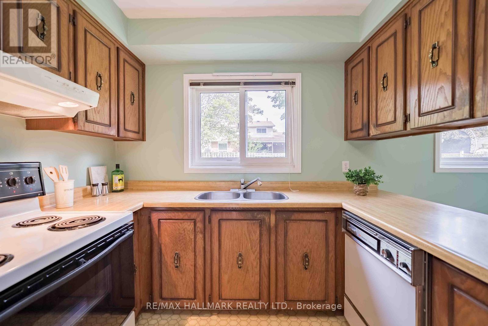 27 Sir Gawaine Place, Markham (Markham Village), Ontario  L3P 3A1 - Photo 16 - N13767300