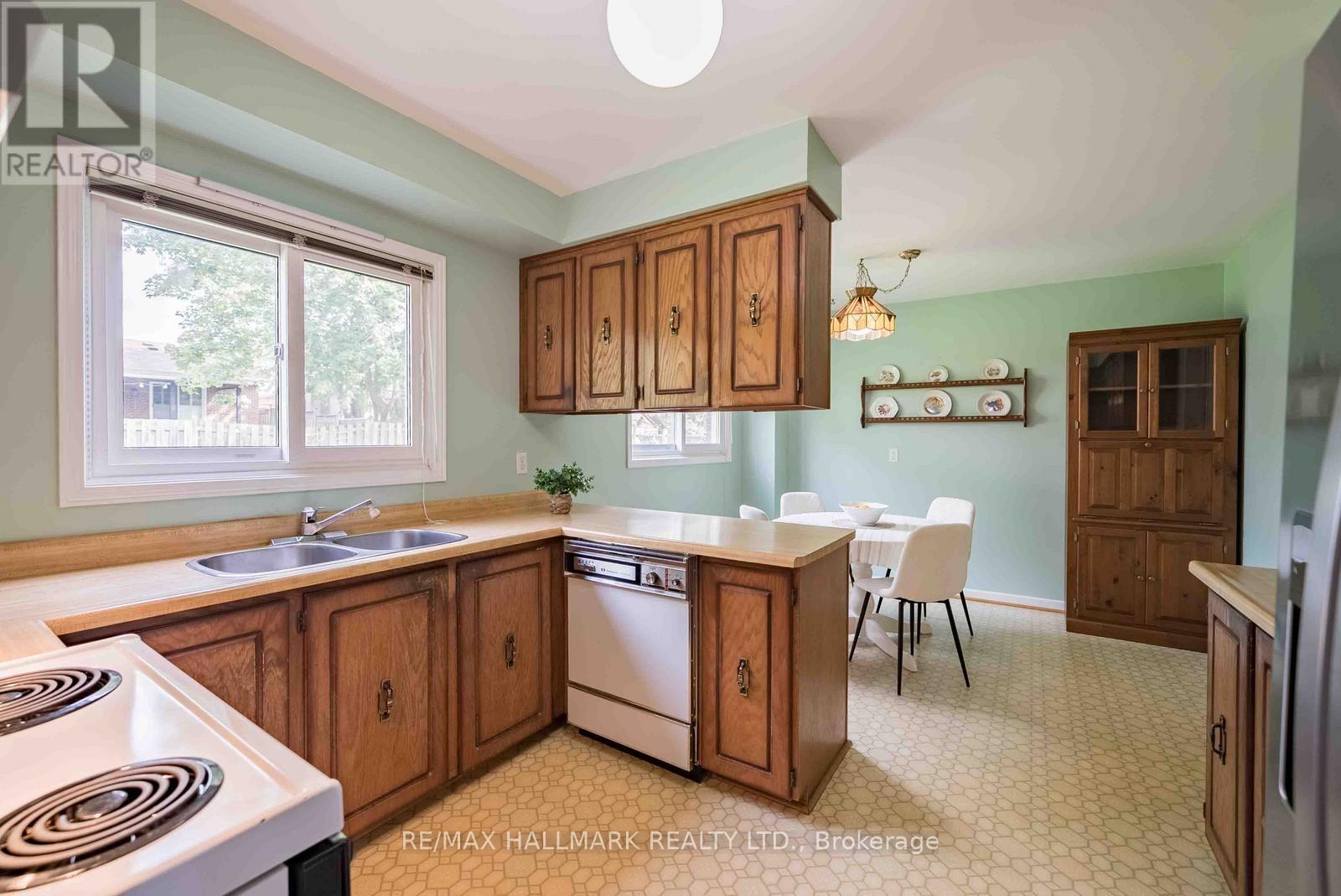 27 Sir Gawaine Place, Markham (Markham Village), Ontario  L3P 3A1 - Photo 17 - N13767300