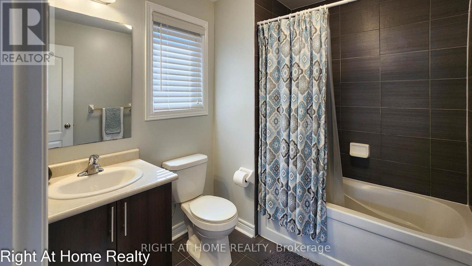 22 Bluffmeadow Street, Brampton, Ontario L6P 3K6 - Photo 30 - W13767128