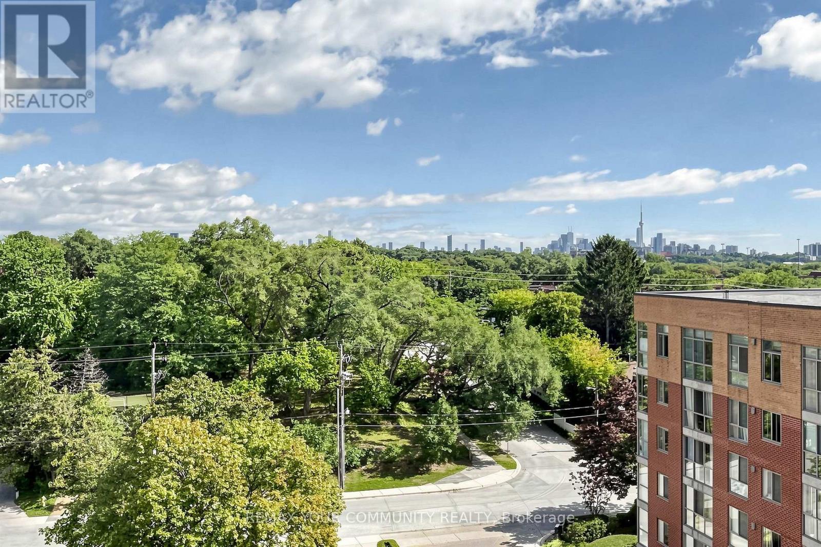 844 - 24 Southport Street, Toronto, Ontario  M6S 4Z1 - Photo 2 - W13767146