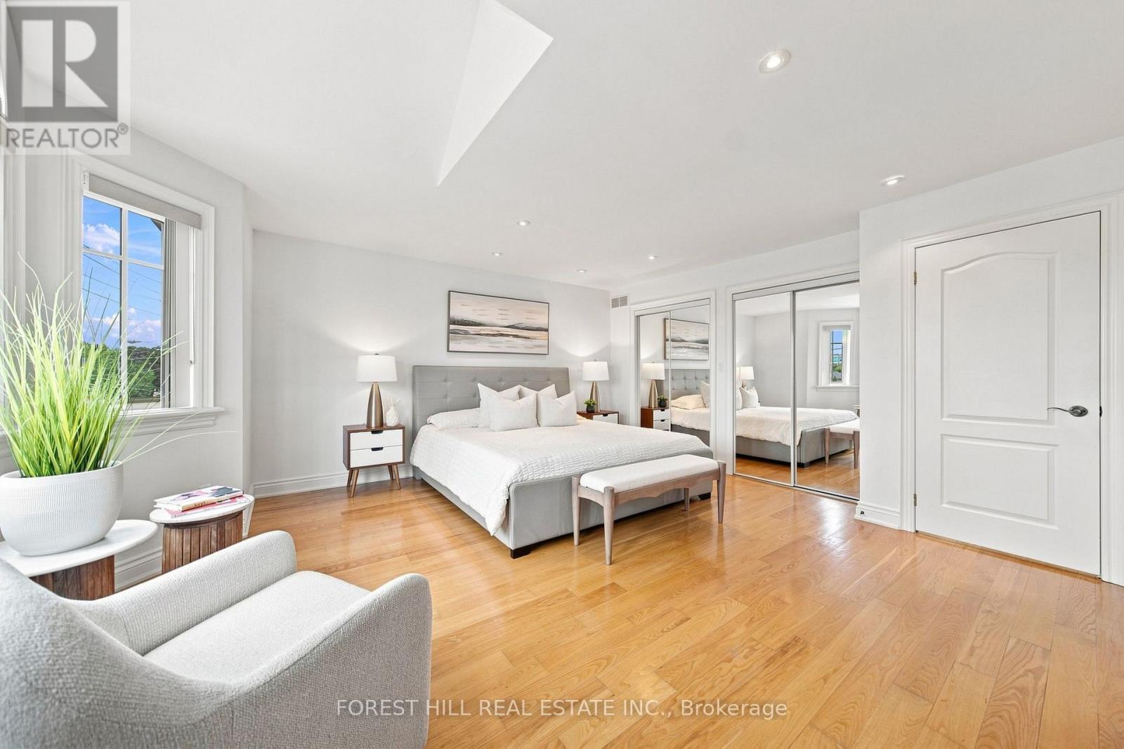 1006 Briar Hill Avenue, Toronto, Ontario  M6B 1M3 - Photo 21 - W13767240