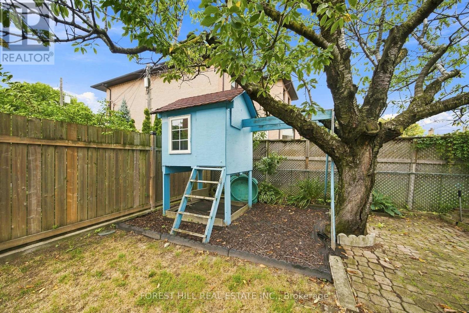 1006 Briar Hill Avenue, Toronto, Ontario  M6B 1M3 - Photo 39 - W13767240