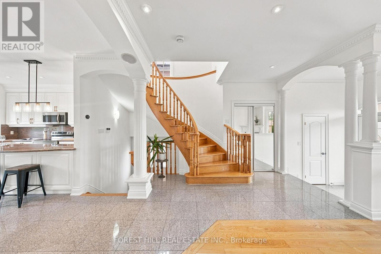 1006 Briar Hill Avenue, Toronto, Ontario  M6B 1M3 - Photo 5 - W13767240