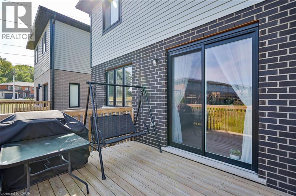 904 Chapel Hill Court, Kitchener, Ontario  N2R 0P4 - Photo 38 - 40862257
