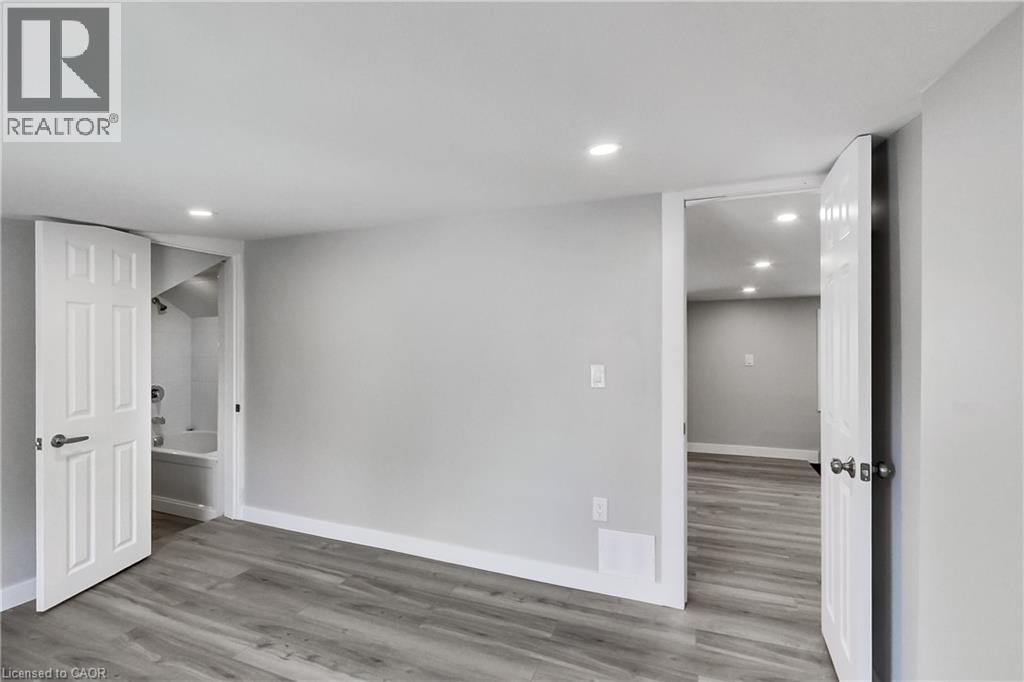 229 Parkdale Avenue N, Hamilton, Ontario  L8H 5X4 - Photo 38 - 40862208