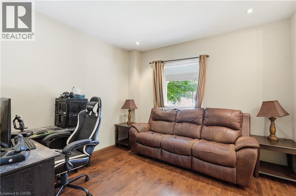 26 Niagara Street, Hamilton, Ontario  L8L 6A2 - Photo 4 - 40860599