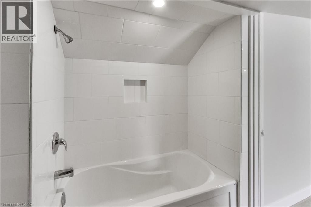 229 Parkdale Avenue N, Hamilton, Ontario  L8H 5X4 - Photo 43 - 40862197
