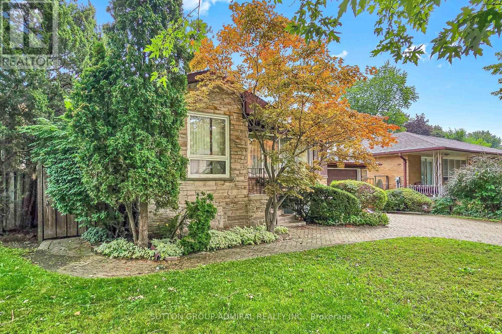 47 Talbot Road, Toronto, Ontario  M2M 1R7 - Photo 2 - C13751760