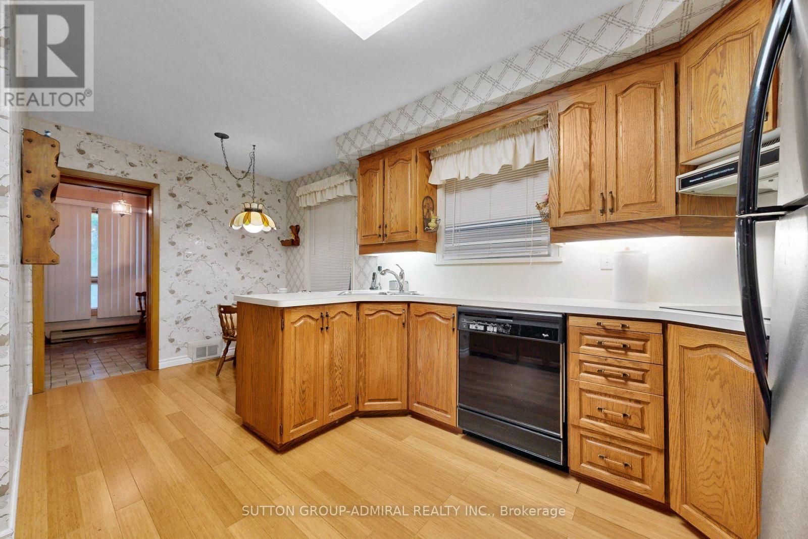 47 Talbot Road, Toronto, Ontario  M2M 1R7 - Photo 18 - C13751760
