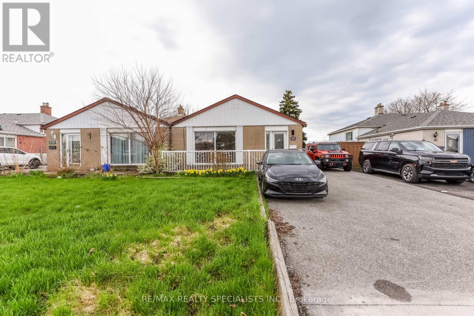 UPPER - 137 AVONDALE BOULEVARD, Brampton, Ontario