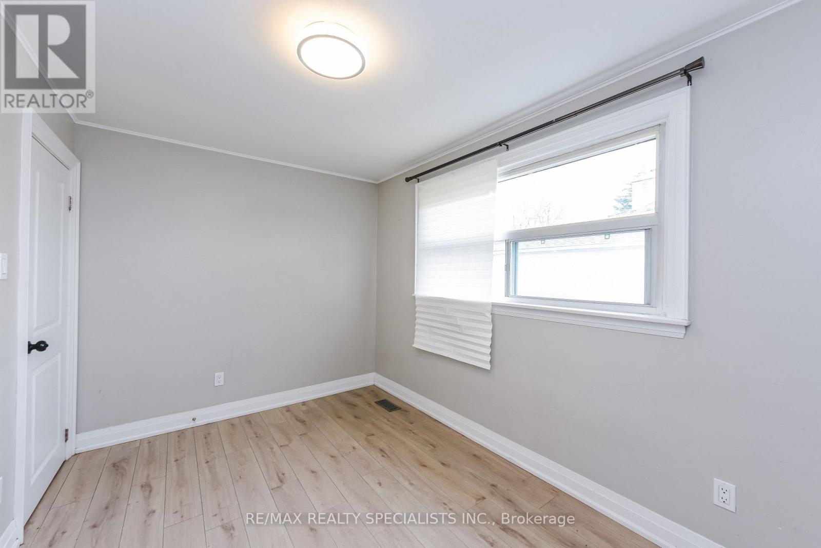 Upper - 137 Avondale Boulevard, Brampton, Ontario  L6T 1H5 - Photo 19 - W13765694