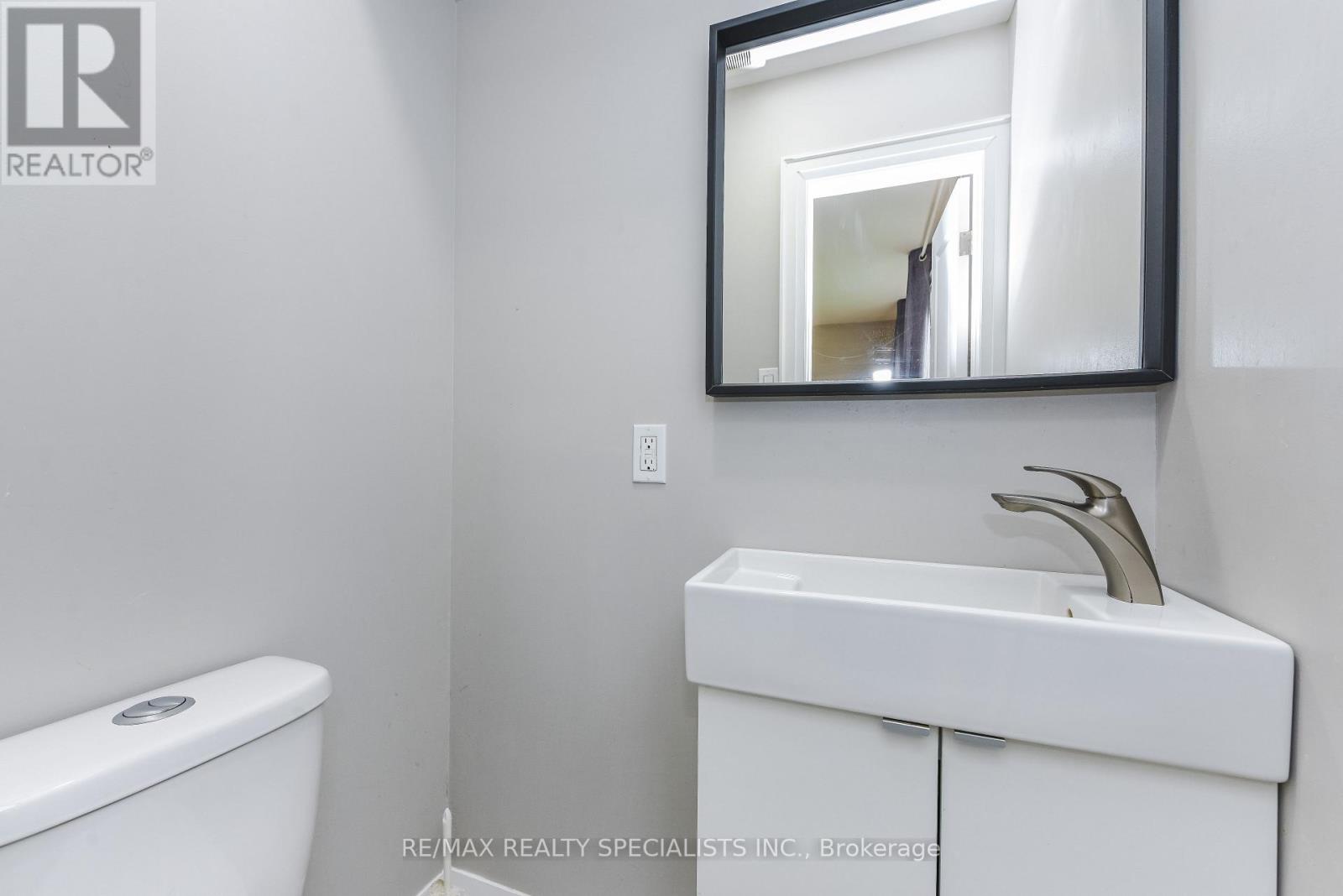 Upper - 137 Avondale Boulevard, Brampton, Ontario  L6T 1H5 - Photo 26 - W13765694
