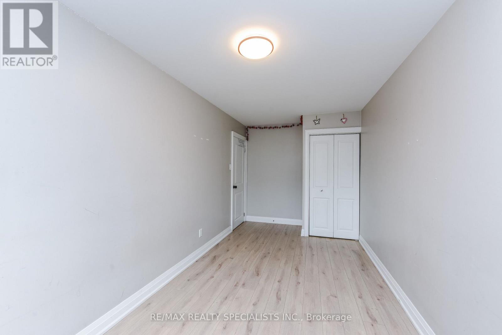 Upper - 137 Avondale Boulevard, Brampton, Ontario  L6T 1H5 - Photo 29 - W13765694