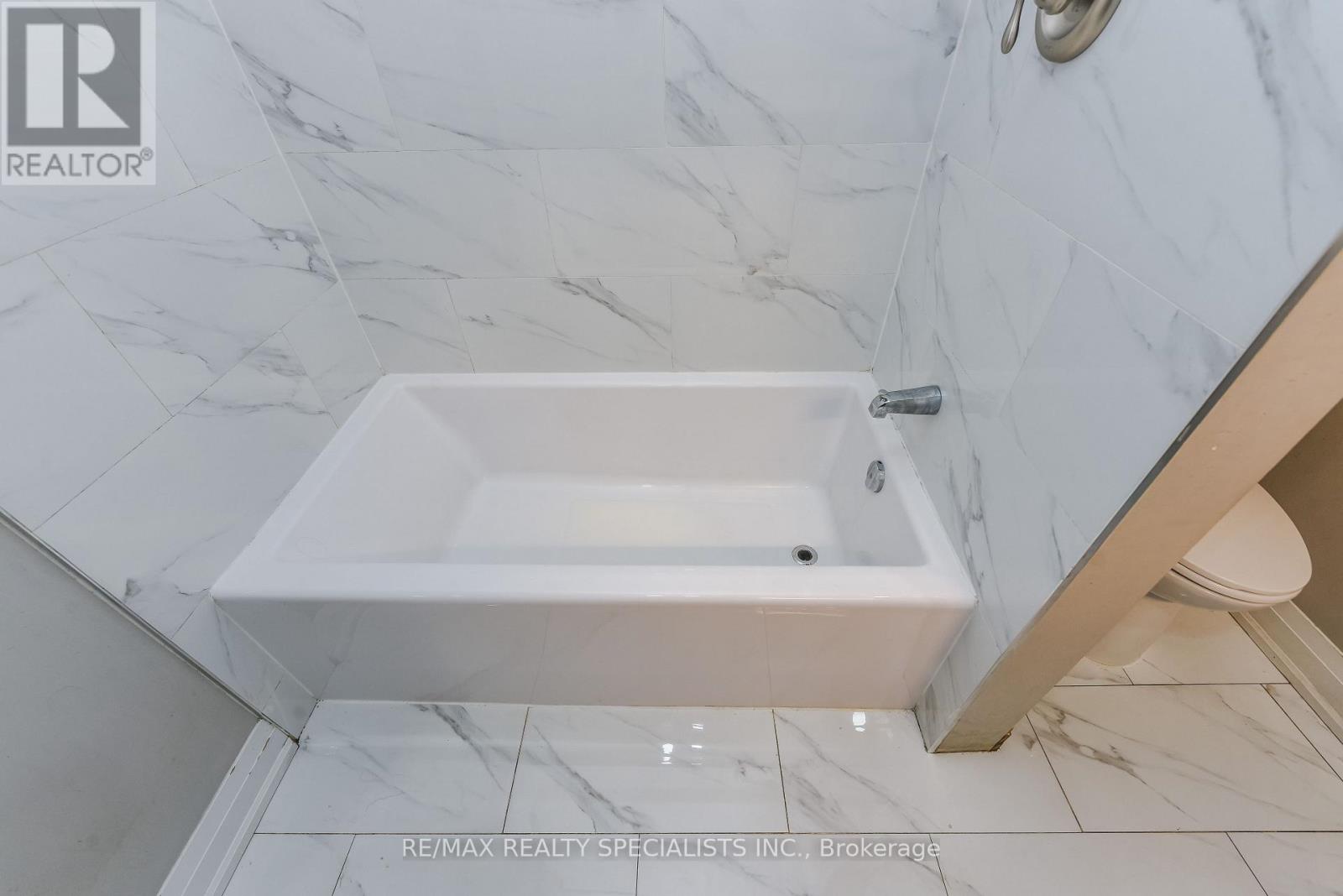 Upper - 137 Avondale Boulevard, Brampton, Ontario  L6T 1H5 - Photo 30 - W13765694