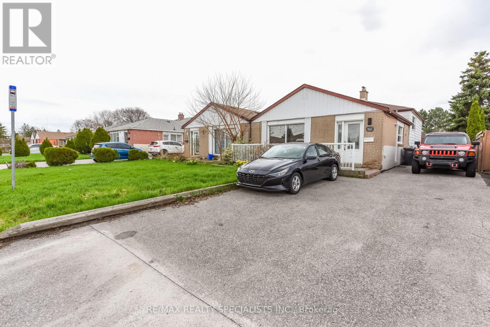 Upper - 137 Avondale Boulevard, Brampton, Ontario  L6T 1H5 - Photo 2 - W13765694