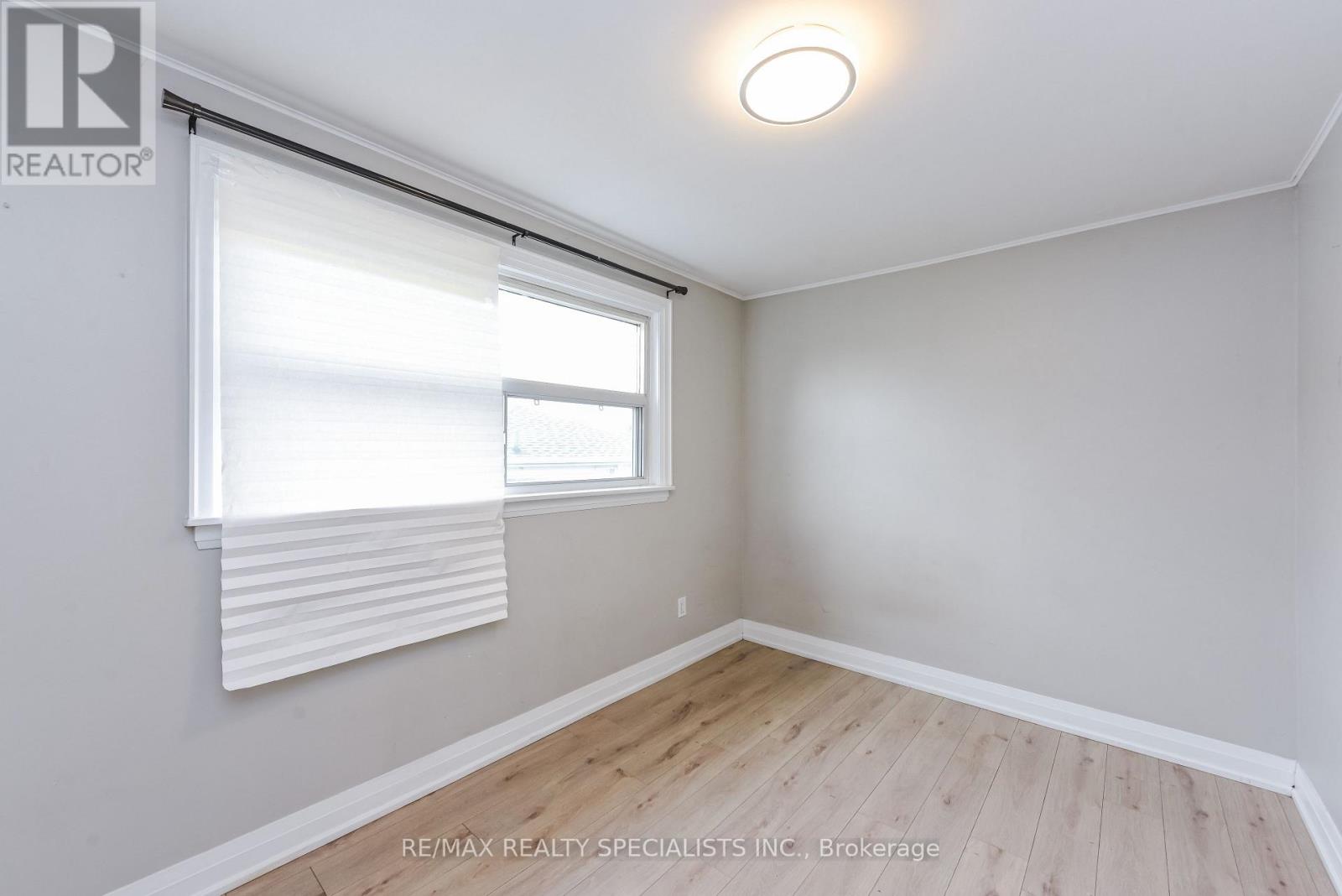 Upper - 137 Avondale Boulevard, Brampton, Ontario  L6T 1H5 - Photo 21 - W13765694