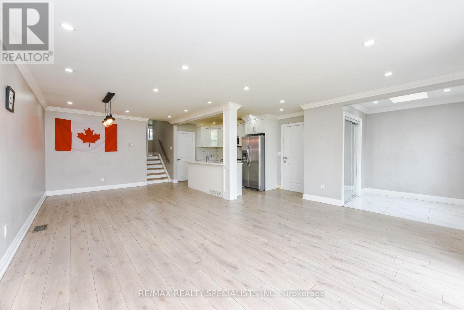 Upper - 137 Avondale Boulevard, Brampton, Ontario  L6T 1H5 - Photo 6 - W13765694