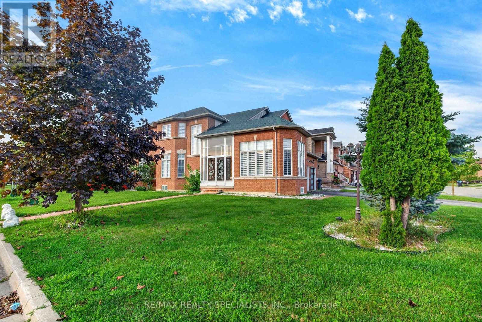 3463 Crimson King Circle, Mississauga, Ontario  L5N 8M9 - Photo 5 - W13765710