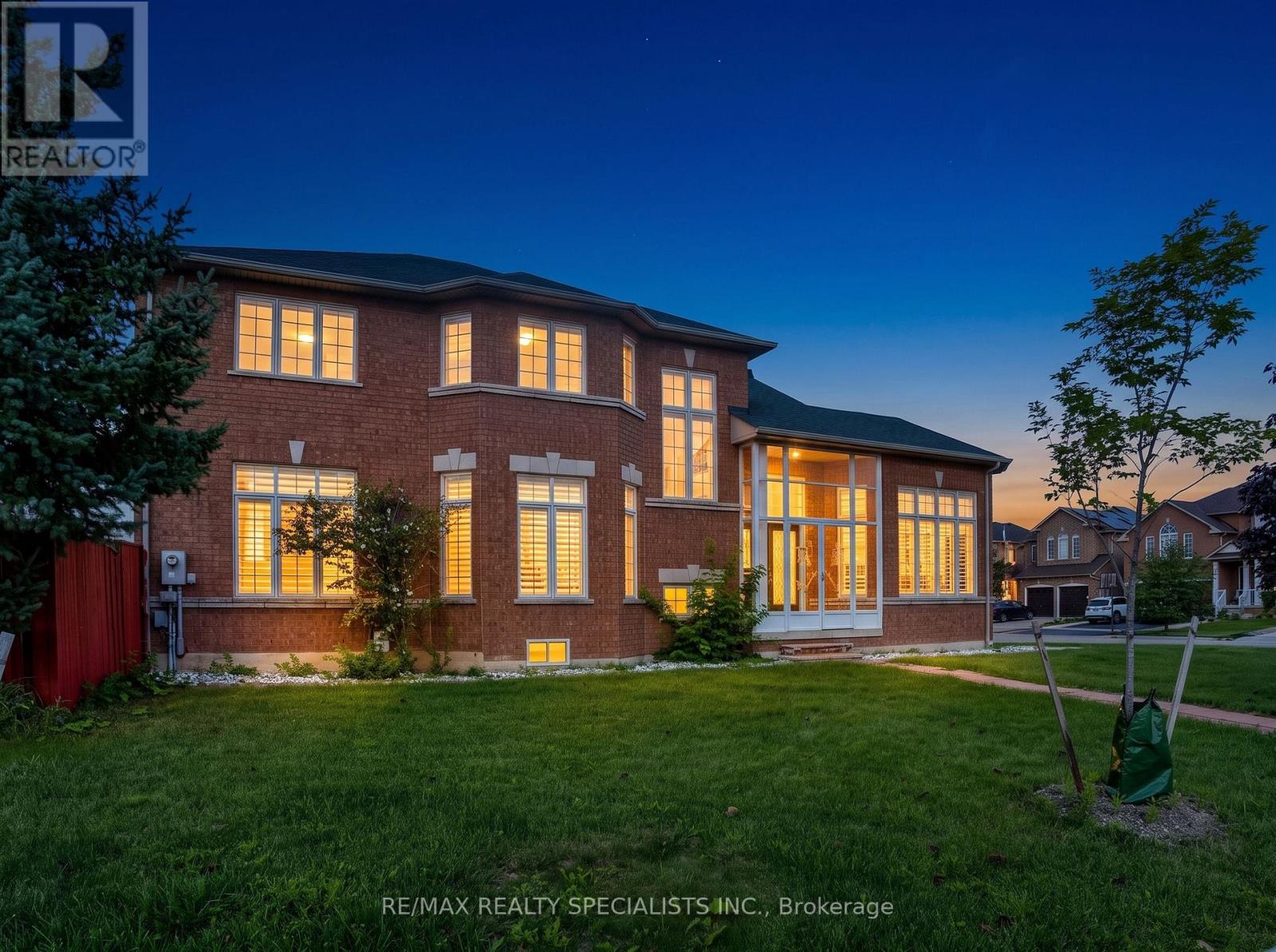 3463 Crimson King Circle, Mississauga, Ontario  L5N 8M9 - Photo 4 - W13765710