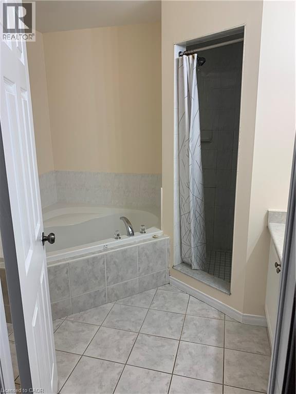 30 Meadow Wood Crescent, Stoney Creek, Ontario  L8J 3Z8 - Photo 16 - 40859051