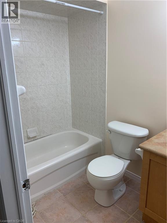 30 Meadow Wood Crescent, Stoney Creek, Ontario  L8J 3Z8 - Photo 10 - 40859051