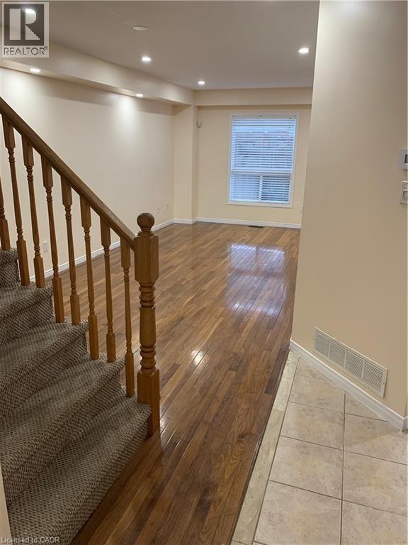 30 Meadow Wood Crescent, Stoney Creek, Ontario  L8J 3Z8 - Photo 6 - 40859051