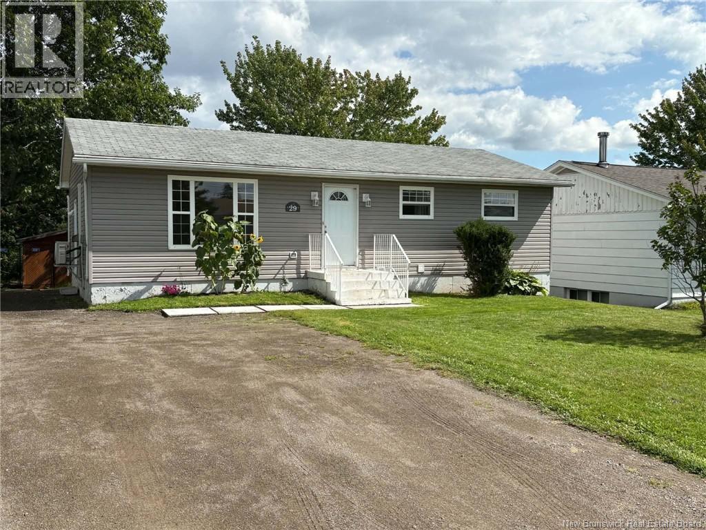 29 Alice Avenue, Moncton, New Brunswick  E1E 2H9 - Photo 2 - NB145467
