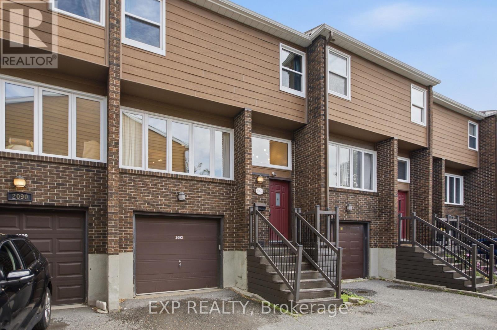 2092 Eric Crescent, Ottawa, Ontario K1B 4P4 - Photo 2 - X13767398