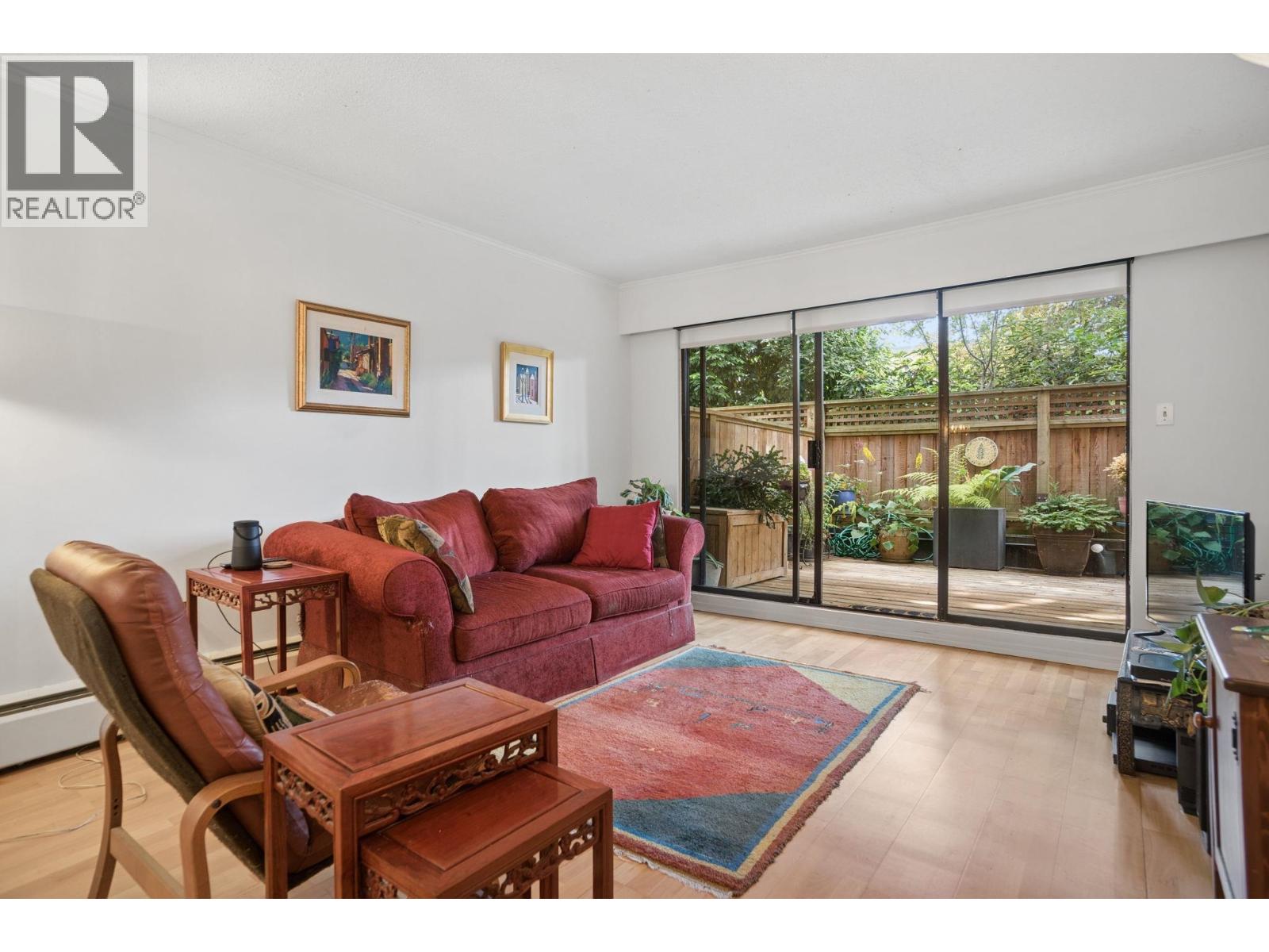 102 2255 W 8TH AVENUE, vancouver, British Columbia
