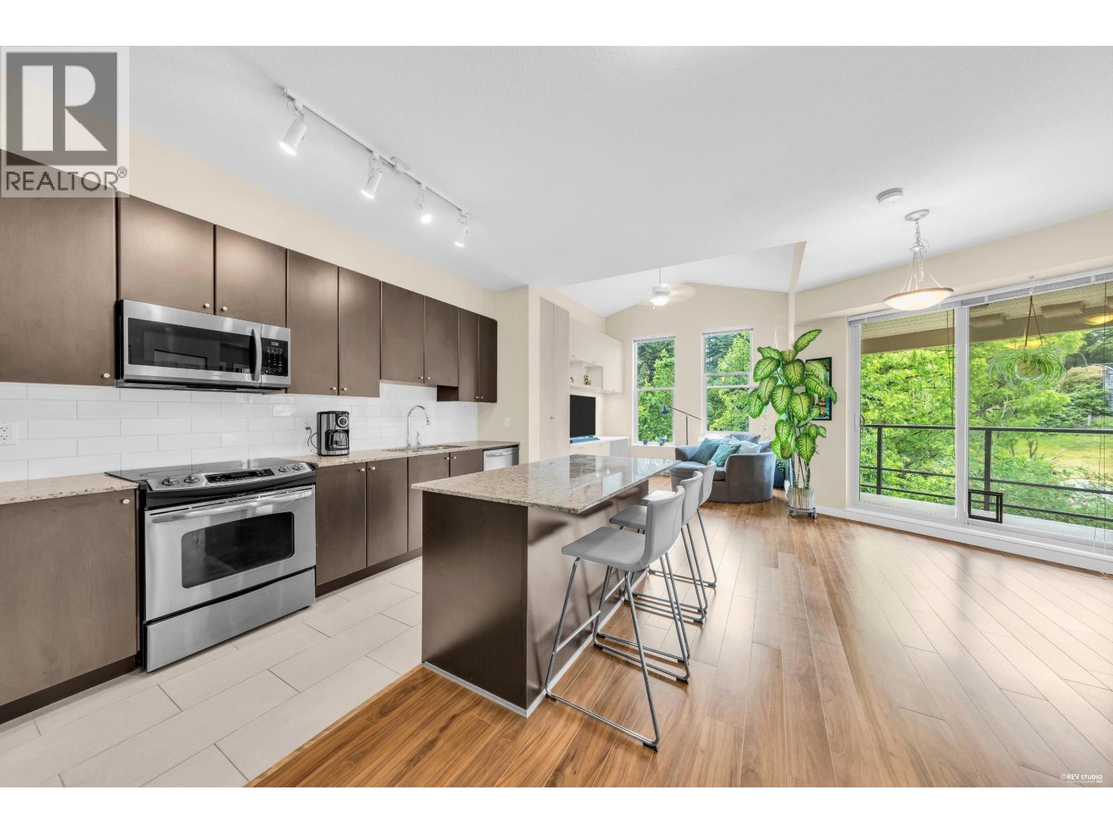 402 265 Ross Drive, New Westminster, British Columbia  V3L 0C8 - Photo 11 - R3163794