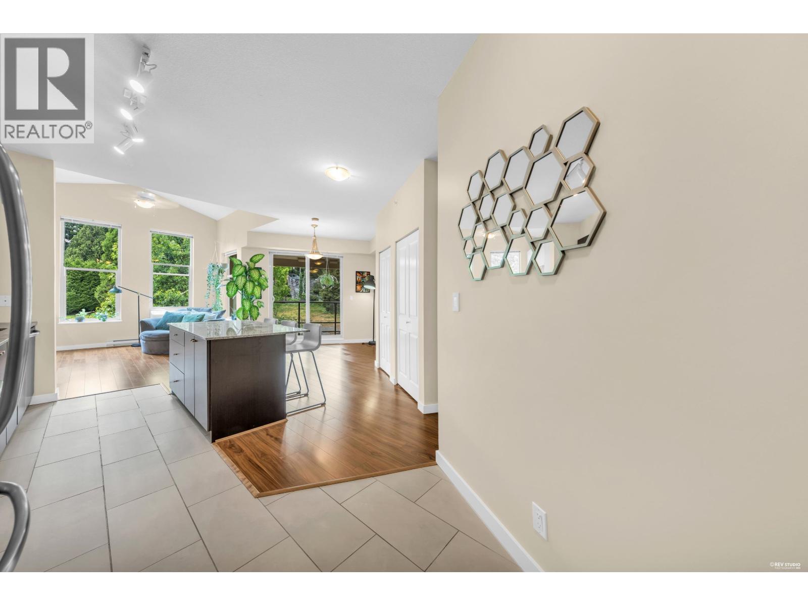 402 265 Ross Drive, New Westminster, British Columbia  V3L 0C8 - Photo 23 - R3163794