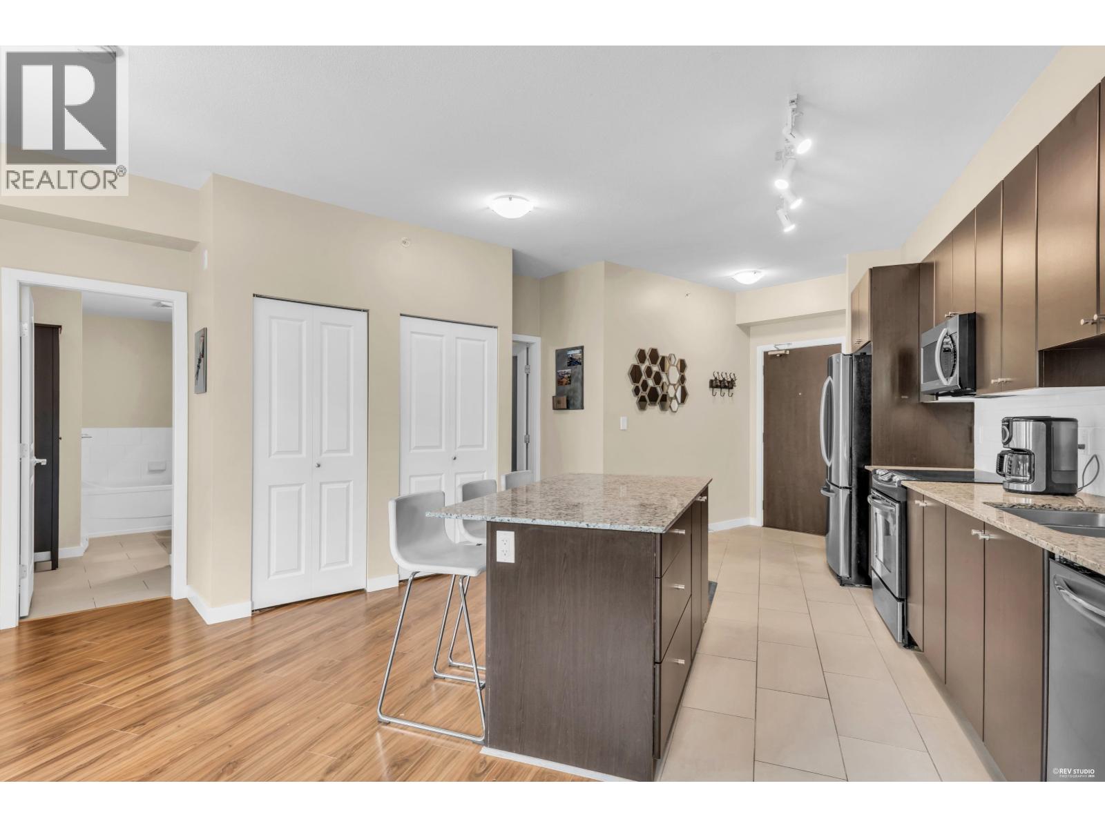 402 265 Ross Drive, New Westminster, British Columbia  V3L 0C8 - Photo 9 - R3163794