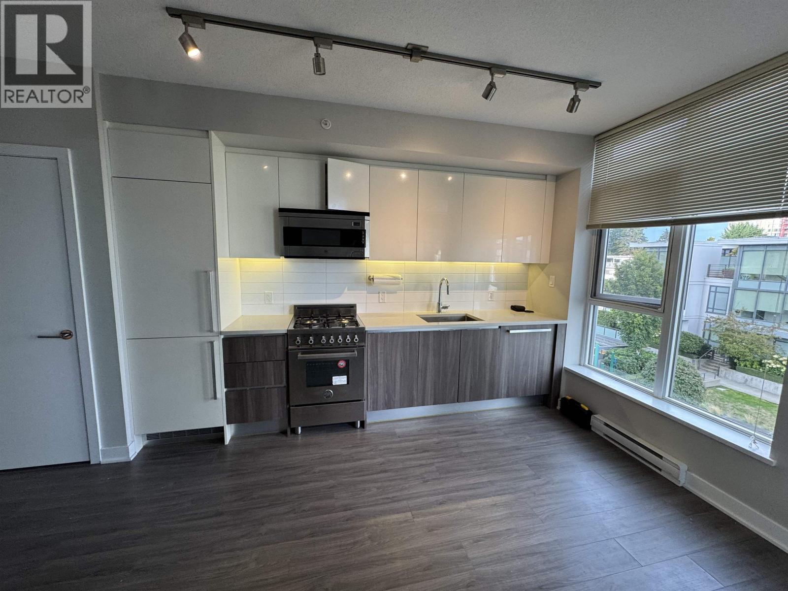 303 4900 Lennox Lane, Burnaby, British Columbia  V5H 0G9 - Photo 5 - R3163817