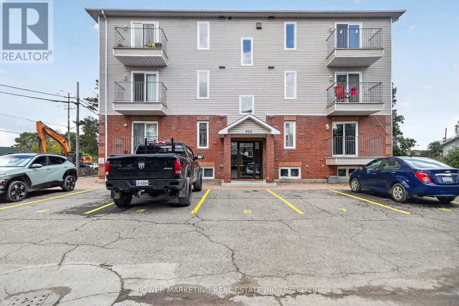 100 - 902 Notre Dame Street, Russell, Ontario  K0A 1W0 - Photo 1 - X13542704
