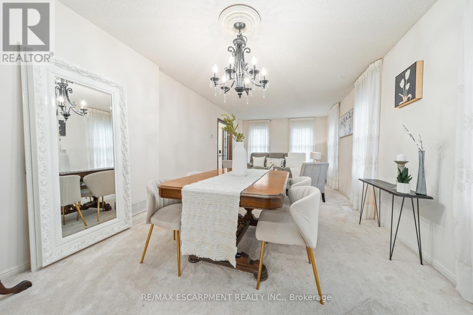 2760 Cathian Court, Mississauga, Ontario  L5L 2C7 - Photo 12 - W13767364