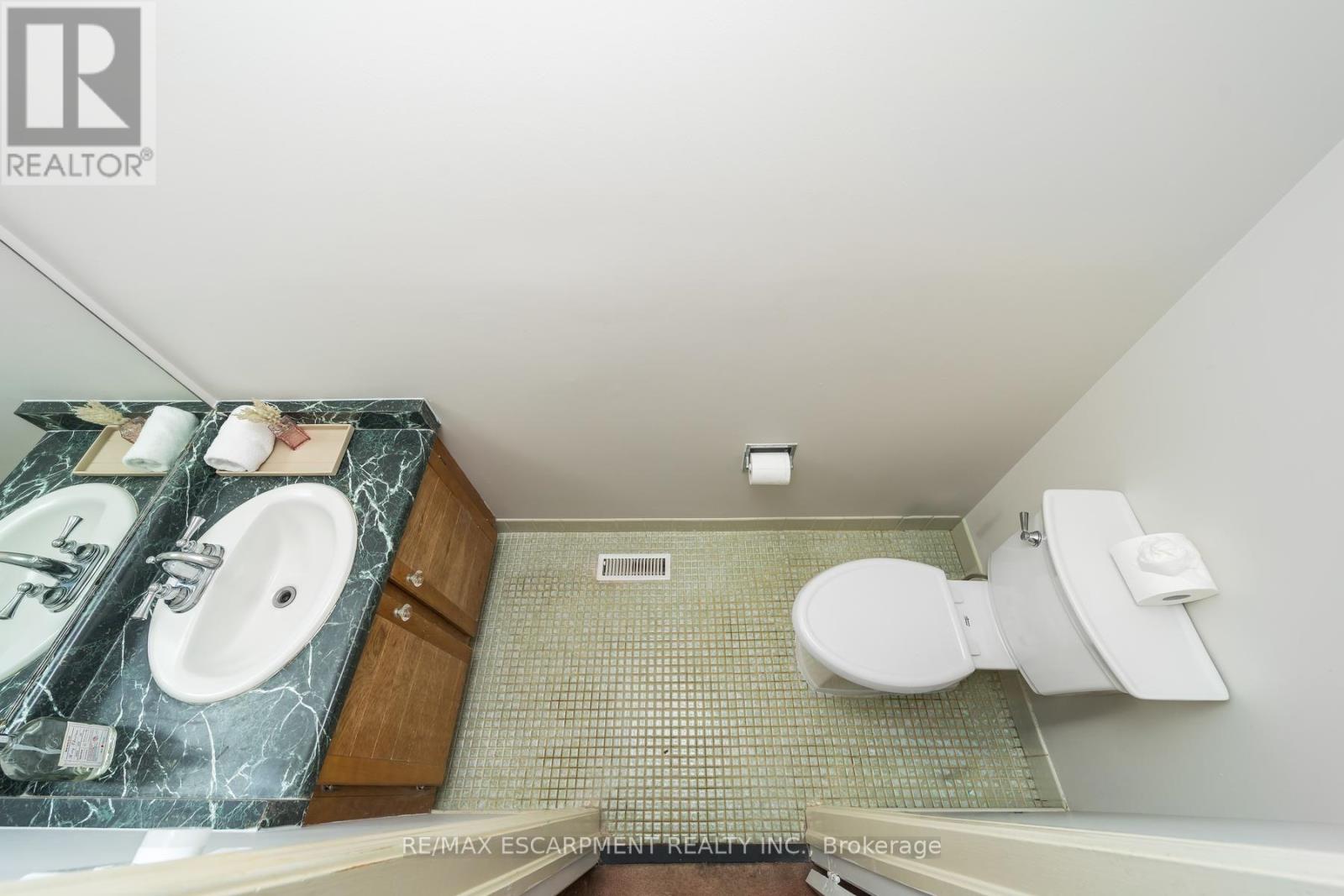 2760 Cathian Court, Mississauga, Ontario  L5L 2C7 - Photo 26 - W13767364