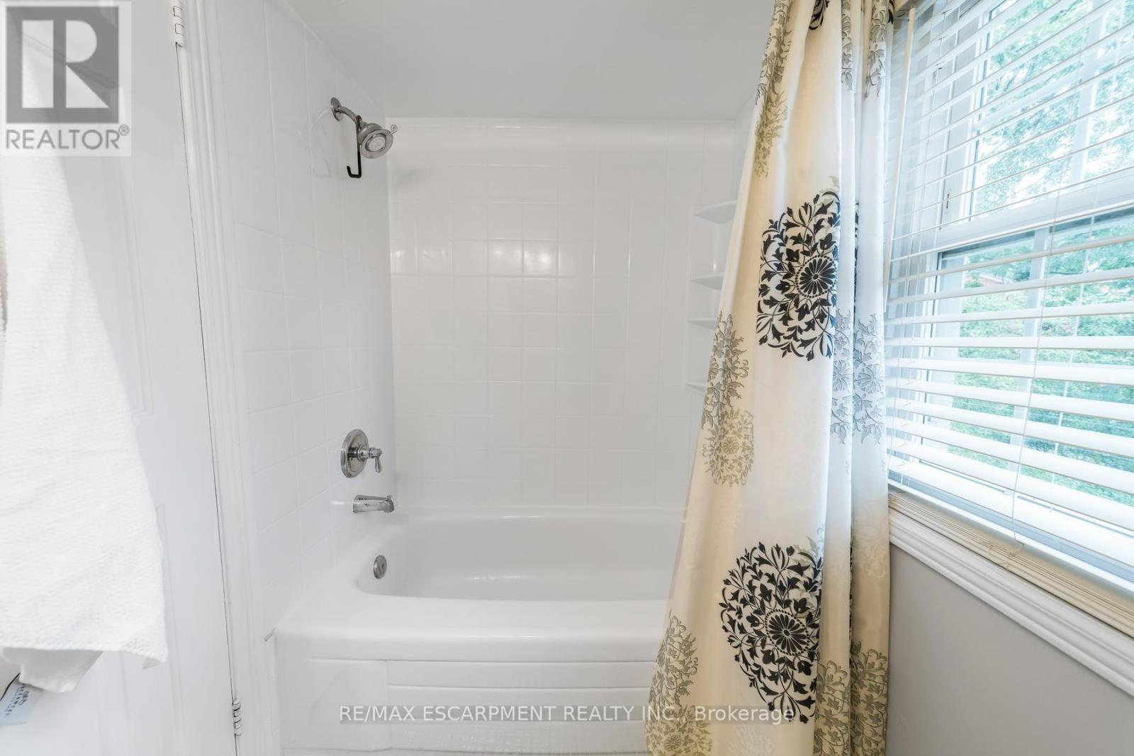 2760 Cathian Court, Mississauga, Ontario  L5L 2C7 - Photo 31 - W13767364