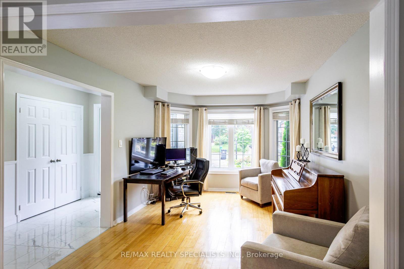 6343 Alderwood Trail, Mississauga, Ontario  L5N 6X1 - Photo 6 - W13767428