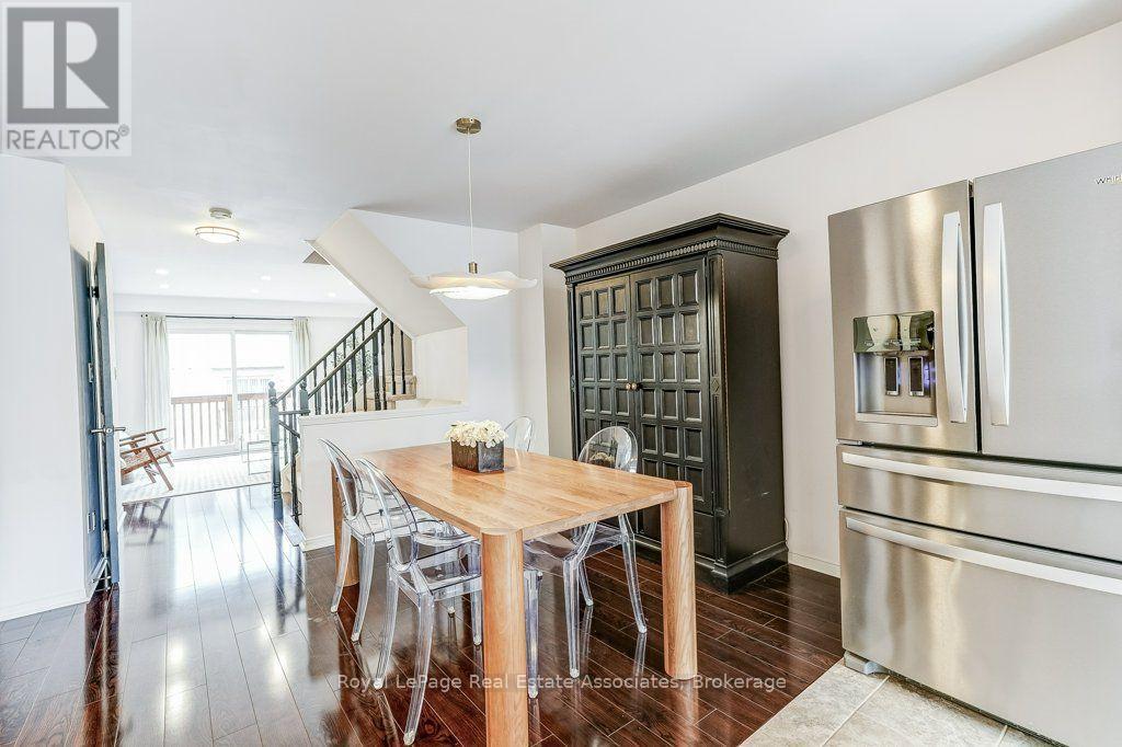 7222 Deanlee Court, Mississauga, Ontario  L5N 8R5 - Photo 6 - W13767468
