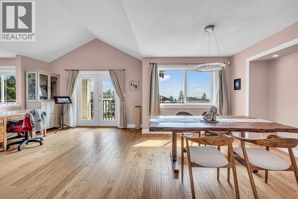 3017 Maplewood Court, Coquitlam, British Columbia  V3E 3P3 - Photo 8 - R3163212