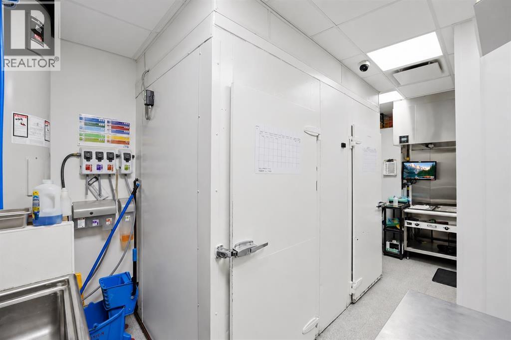 Business Property photo 11