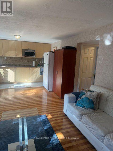 2434 Mainroyal Street, Mississauga, Ontario  L5L 1C9 - Photo 3 - W13767224