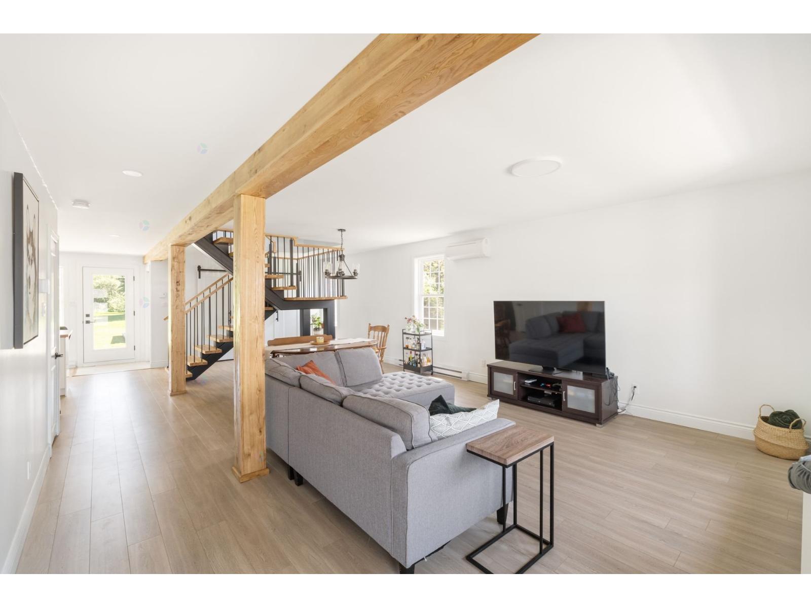 21 Rue Vachon Trois-Rivières Quebec Canada G8T1Z6 5