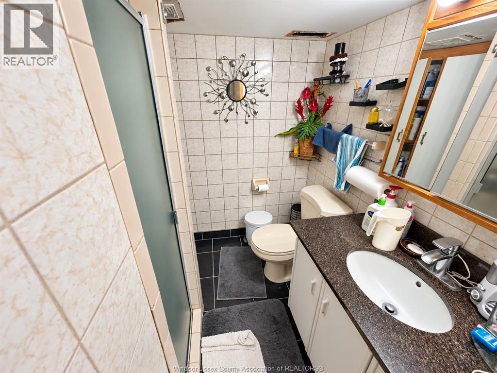 972 Bruce, Windsor, Ontario  N9A 4X7 - Photo 12 - 26022160