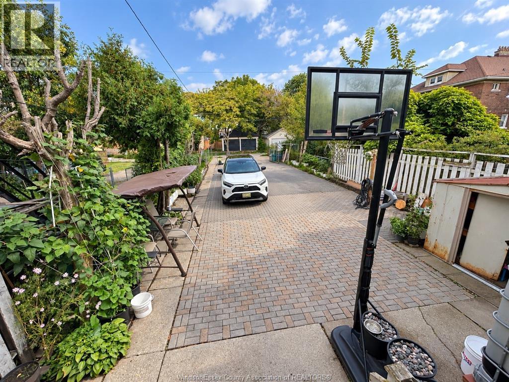 972 Bruce, Windsor, Ontario  N9A 4X7 - Photo 17 - 26022160
