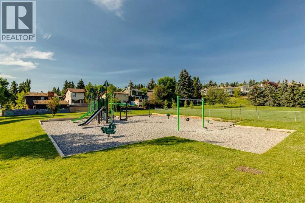 558 Strathcona Drive SW, Calgary, Alberta  T3H 1K3 - Photo 21 - A2340398